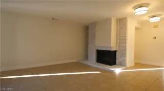 Photo #4: 2129027 Listing 