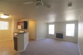 Photo #4: 2129035 Listing