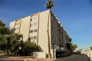 Photo #1: 2129044 Listing