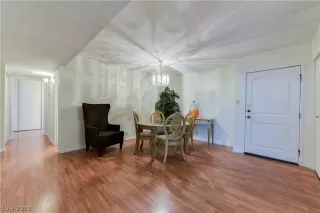 Photo #3: 2129044 Listing