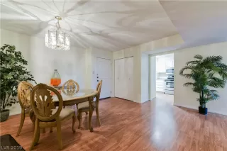 Photo #4: 2129044 Listing