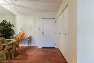 Photo #6: 2129044 Listing