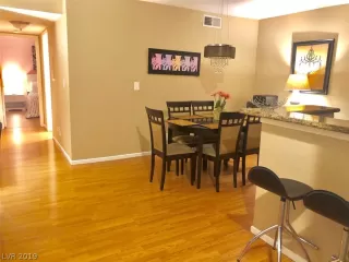 Photo #2: 2129054 Listing 