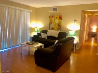 Photo #3: 2129054 Listing 