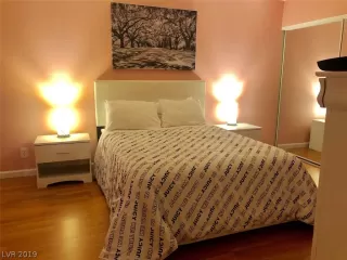 Photo #4: 2129054 Listing 