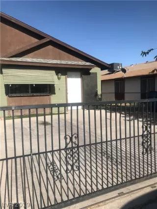 Photo #2: 2129059 Listing