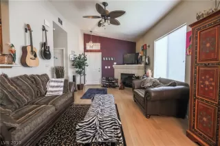 Photo #4: 2129068 Listing 