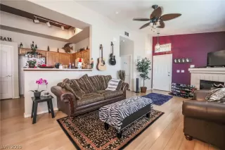 Photo #5: 2129068 Listing 