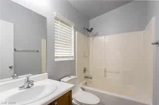 Photo #3: 2129073 Listing