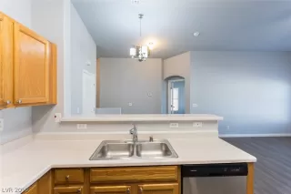Photo #6: 2129073 Listing
