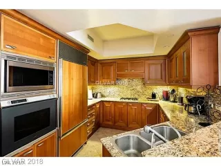 Photo #5: 2129099 Listing 