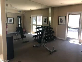 Photo #4: 2129122 Listing