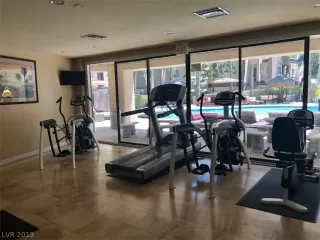 Photo #5: 2129122 Listing