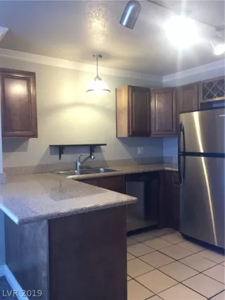 Photo #4: 2129153 Listing 