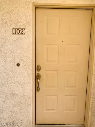 Photo #1: 2129157 Listing 