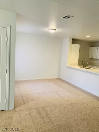 Photo #4: 2129157 Listing 