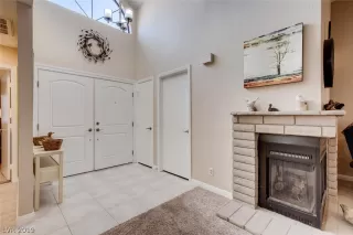 Photo #2: 2129182 Listing