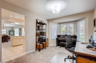 Photo #4: 2129182 Listing