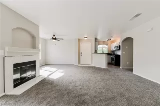 Photo #3: 2129183 Listing