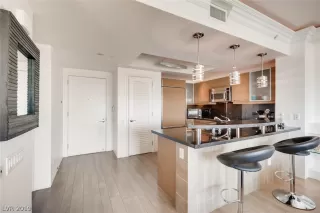 Photo #4: 2129184 Listing 