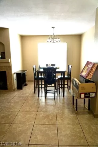 Photo #4: 2129217 Listing