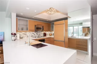 Photo #1: 2129280 Listing 