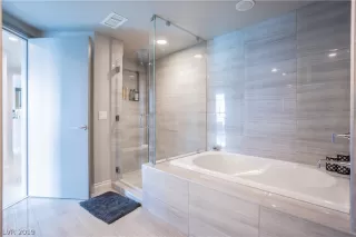 Photo #4: 2129280 Listing 