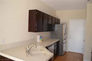 Photo #5: 2129308 Listing 