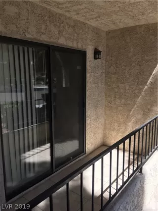 Photo #3: 2129313 Listing