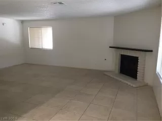 Photo #4: 2129313 Listing