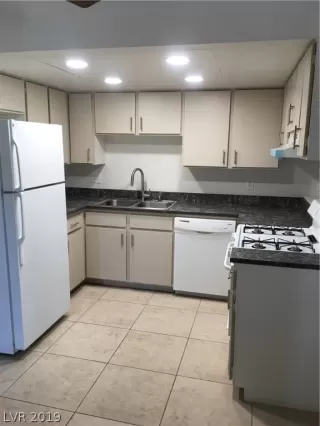 Photo #5: 2129313 Listing