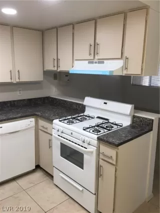 Photo #6: 2129313 Listing