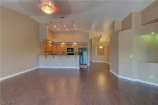 Photo #2: 2129419 Listing 