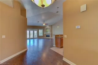 Photo #4: 2129419 Listing 