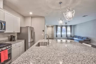 Photo #2: 2129428 Listing