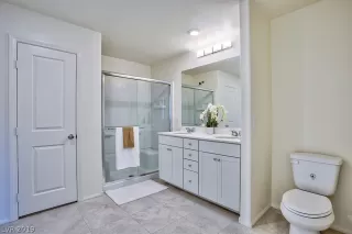 Photo #4: 2129428 Listing