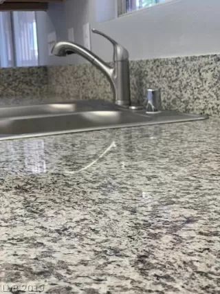 Photo #3: 2129547 Listing