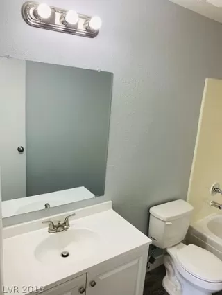 Photo #6: 2129547 Listing