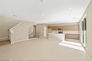 Photo #4: 2129563 Listing