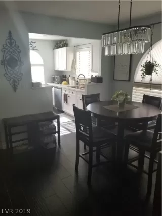 Photo #2: 2129569 Listing