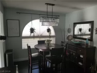 Photo #3: 2129569 Listing