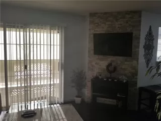 Photo #5: 2129569 Listing