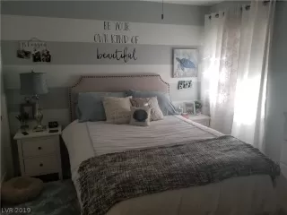 Photo #6: 2129569 Listing