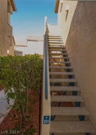 Photo #6: 2129575 Listing 