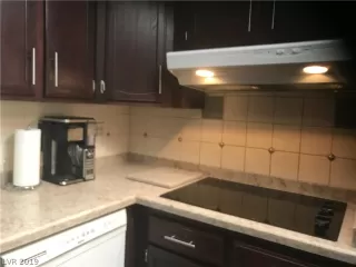 Photo #4: 2129599 Listing