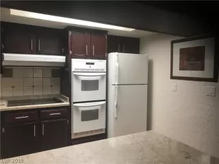 Photo #6: 2129599 Listing