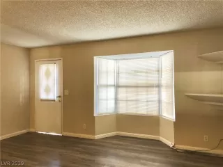 Photo #3: 2129620 Listing