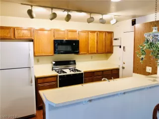 Photo #1: 2129637 Listing 