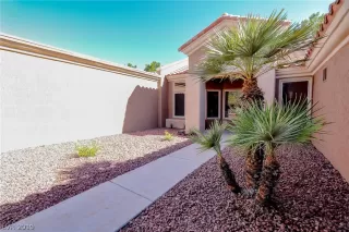 Photo #2: 2129656 Listing 