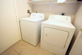 Photo #6: 2129658 Listing 